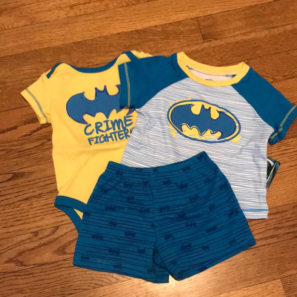 Two Batman outfits - Picture 4 of 5